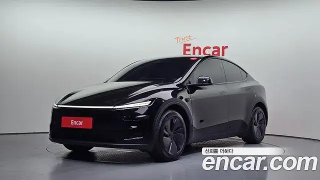 Tesla Model Y RWD 2025