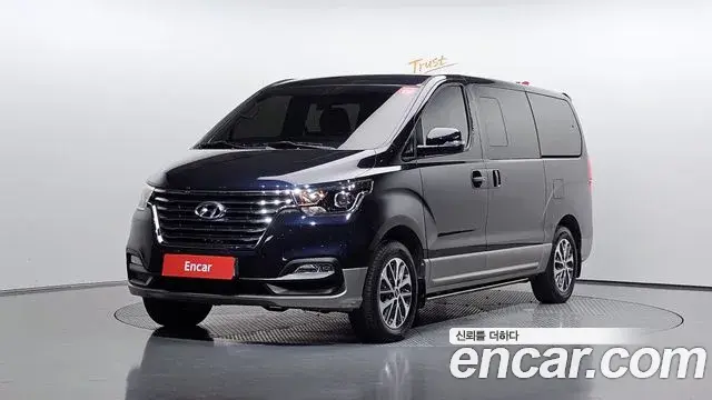 Hyundai Starex 4WD Urban 9-Seater Exclusive 2020
