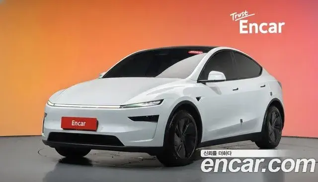 Tesla Model Y RWD 2025
