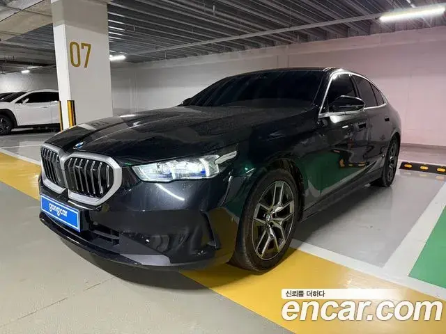 BMW 5-Series 520i 2025