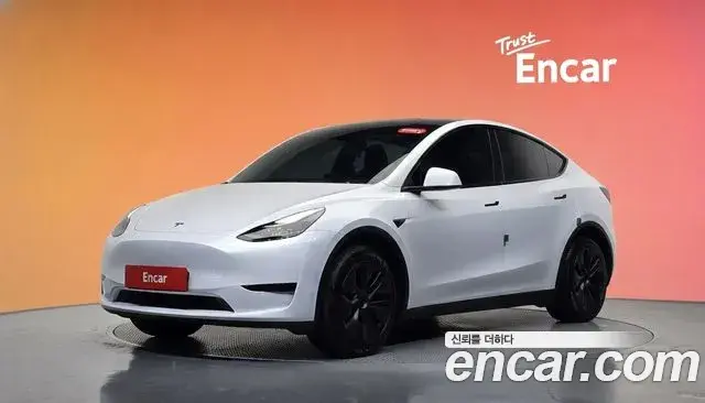 Tesla Model Y RWD 2024