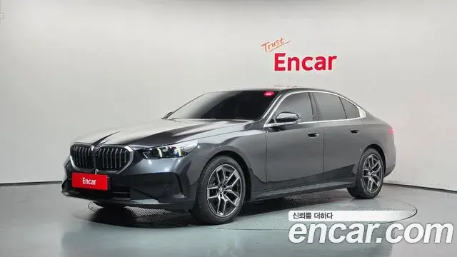 BMW 5-Series 520i 2025