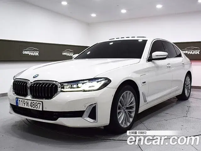 BMW 5-Series 530e Luxury 2022