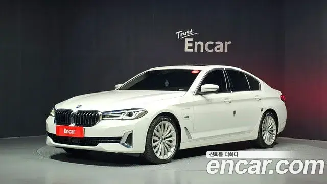 BMW 5-Series 530e Luxury 2023