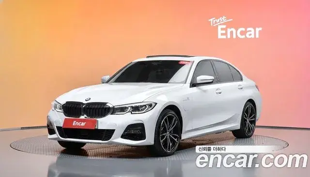 BMW 3-Series 330e M Sport 2021