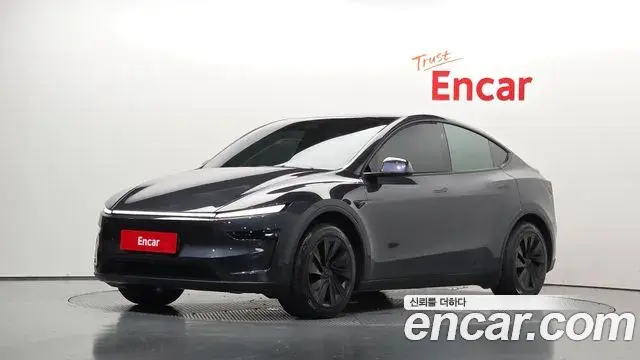 Tesla Model Y RWD 2025
