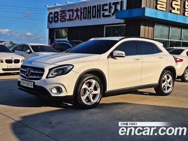 Mercedes-Benz GLA-Class GLA220 2019