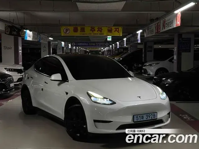 Tesla Model Y RWD 2024