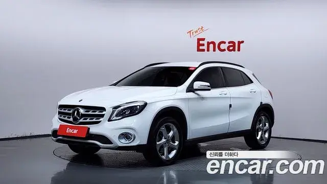 Mercedes-Benz GLA-Class GLA220 2019