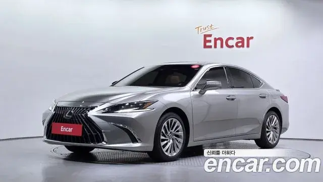 Lexus ES Executive 2024