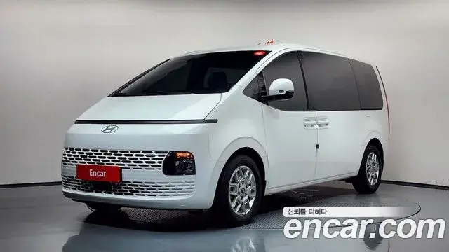 Hyundai Staria 4WD Tourer 11-Seater Modern 2024