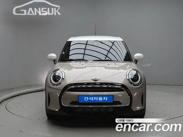 Mini Cooper 5Door Classic Third Generation 2024