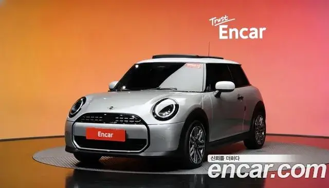 Mini Cooper Classic 2025