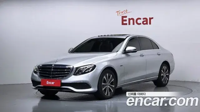 Mercedes-Benz E-Class E300e 4MATIC Exclusive 2020