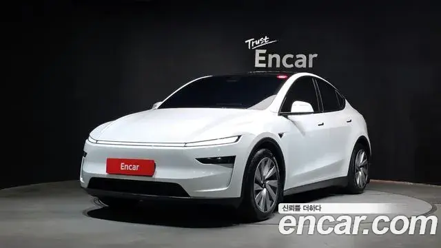 Tesla Model Y RWD 2025