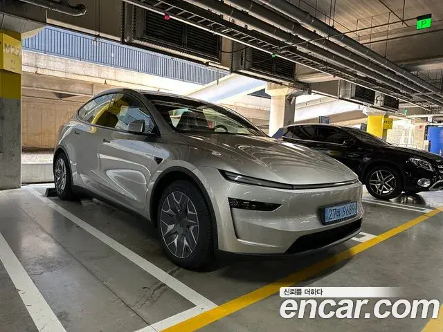 Tesla Model Y L Long Range AWD 2026