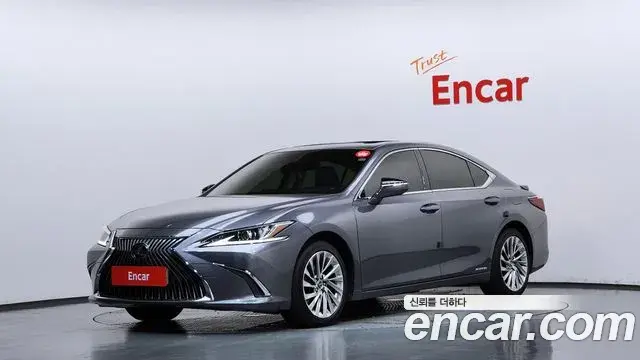 Lexus ES Luxury Plus 2021