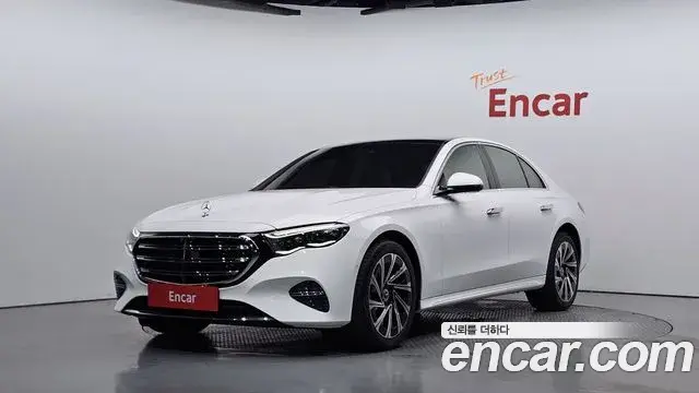 Mercedes-Benz E-Class E300 4MATIC AMG Line 2025