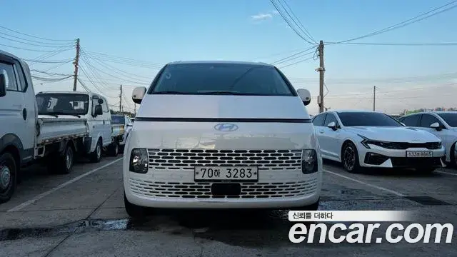 Hyundai Staria Tourer 11-Seater Modern 2024