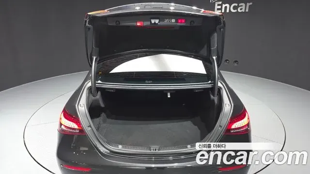 Mercedes-Benz E-Class E250 AMG Line 2023 — фото 20