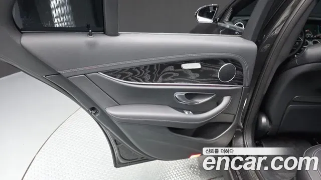 Mercedes-Benz E-Class E250 AMG Line 2023 — фото 25