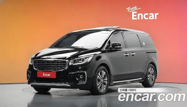 Kia Carnival 9-Seater Luxury 2019