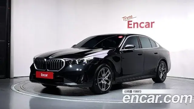 BMW 5-Series 520i 2024