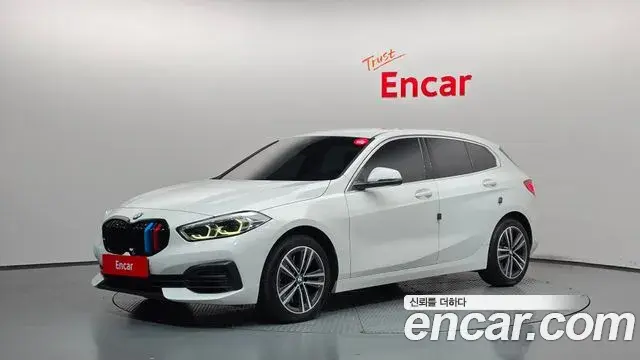 BMW 1-Series 120i Advantage 2022