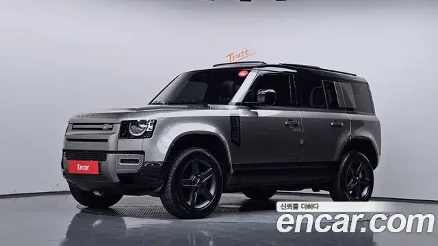 Land Rover Defender 110 P300 X-Dynamic SE 2025