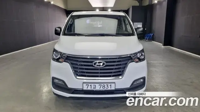 Hyundai Starex 4WD Wagon 12-Seater Smart 2020