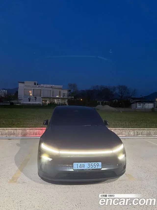 Tesla Model Y Premium RWD 2026