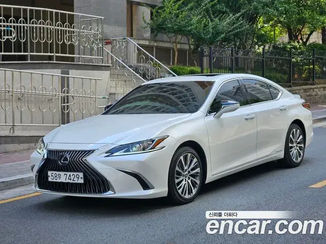 Lexus ES Luxury 2019