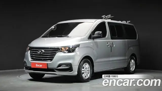 Hyundai Starex Van 5-Seater Modern 2019