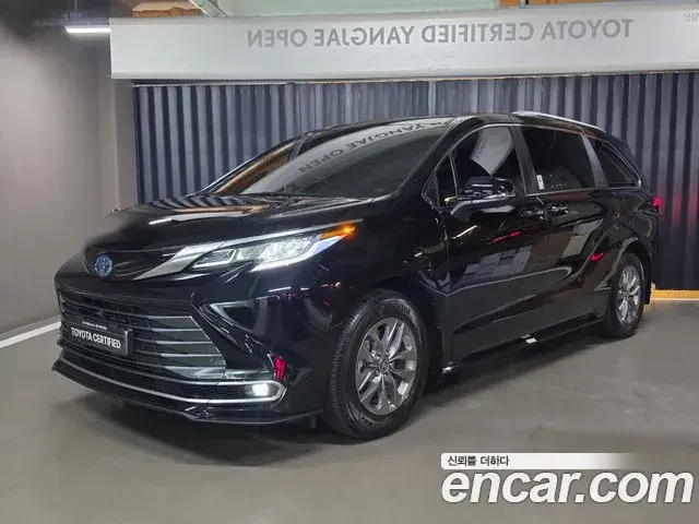 Toyota Sienna 2.5 Hybrid AWD 2025