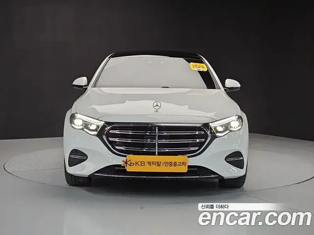 Mercedes-Benz E-Class E300 4MATIC Exclusive 2025