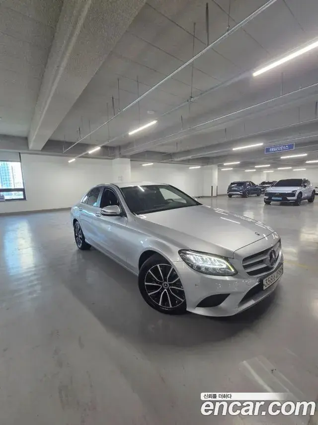 Mercedes-Benz C-Class C200 2019