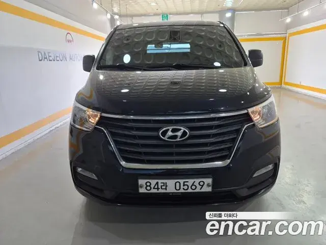 Hyundai Starex Van 3-Seater Smart 2019
