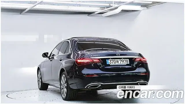 Mercedes-Benz E-Class E300e 4MATIC Exclusive 2023