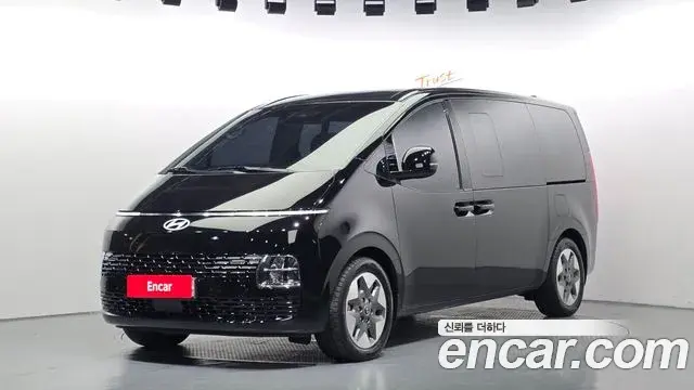 Hyundai Staria Tourer 11-Seater Modern 2025