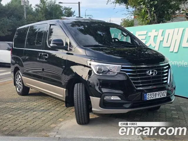 Hyundai Starex 4WD Urban 9-Seater Exclusive 2019