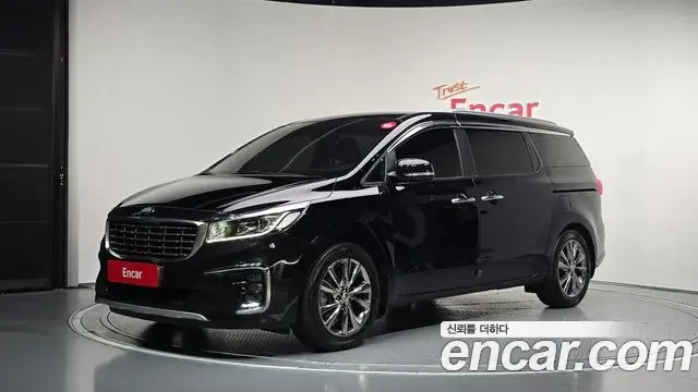 Kia Carnival 9-Seater Luxury 2020
