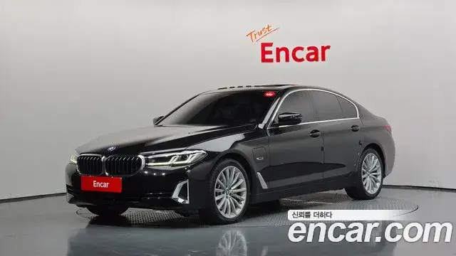 BMW 5-Series 530e Luxury 2022
