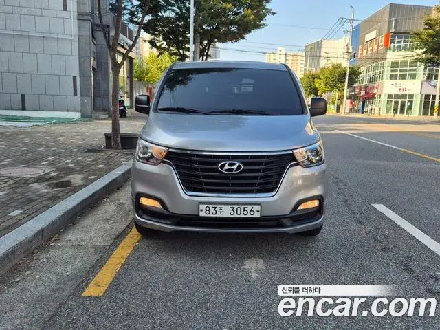 Hyundai Starex Van 3-Seater Smart 2020