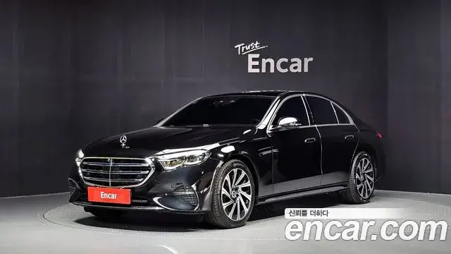 Mercedes-Benz E-Class E300 4MATIC Exclusive 2026