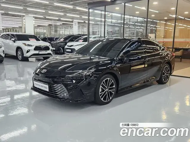 Toyota Camry 2.5 XLE Premium Hybrid 2025