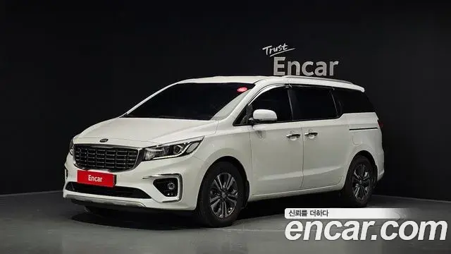 Kia Carnival 9-Seater Luxury 2020