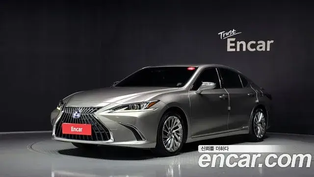 Lexus ES Luxury Plus 2021