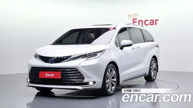 Toyota Sienna 2.5 Hybrid 2WD 2024
