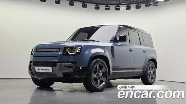 Land Rover Defender 110 P300 X-Dynamic SE 2025