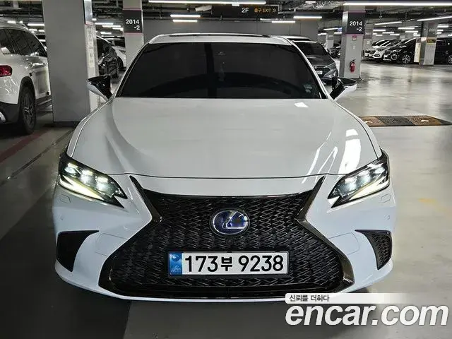 Lexus ES F-Sport 2022